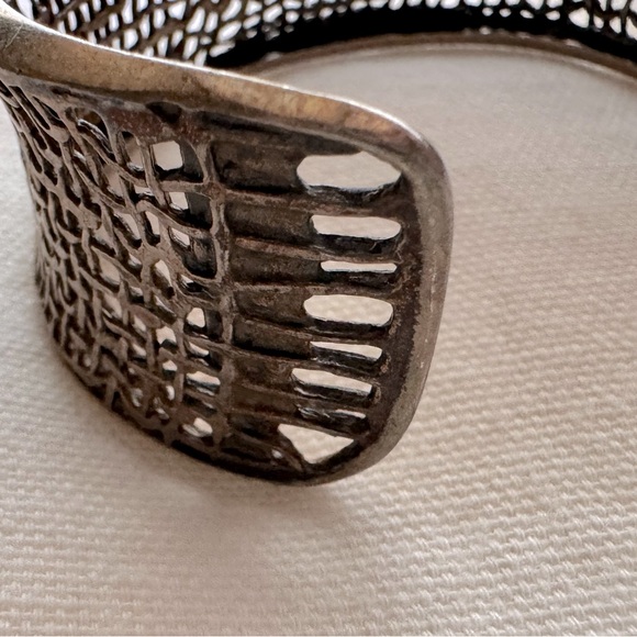Retired Silpada Sterling Woven Cuff Bracelet - Picture 8 of 16